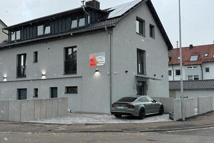 2 Zimmer Dachgeschosswohnung Kernsaniert - Täferrot