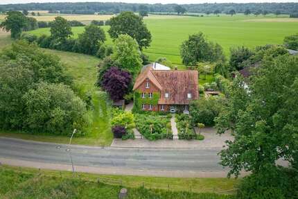 Haus zum Kaufen in Wentorf A.S. 999.999,00 € 444.58 m²
