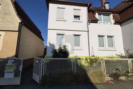 Haus zum Kaufen in Stuttgart Stammheim 560.000,00 € 111 m²