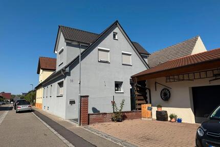 Schönes renoviertes Haus mit sehr viel Nutzfläche - Bad Friedrichshall
