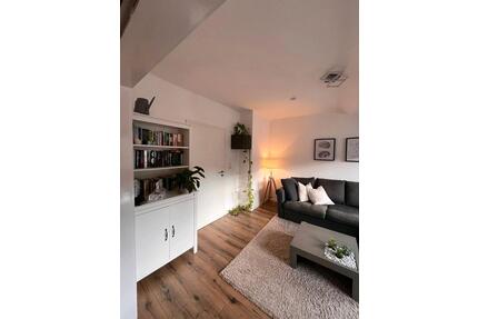 Stilvolle,komplett sanierte 4-Zimmer-Dachgeschosswohnung - Schriesheim