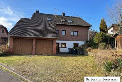 Großzügiges solides Zweifamilienhaus mit 1.000 m² Grundstück und Doppelgarage! - Fürthen