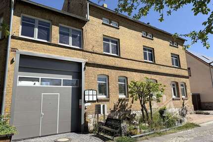 Haus zum Kaufen in Landsberg Spickendorf 229.000,00 € 350 m² - Landsberg / Spickendorf