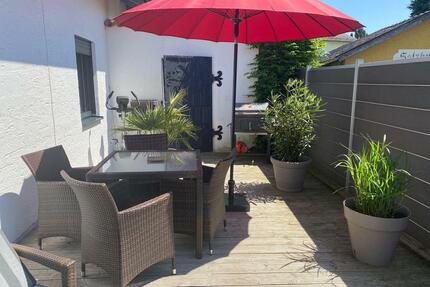 Stilvoller Bungalow in zentraler Lage, hochwertig ausgestattet und voll möbliert zu vermieten. - Waging am See Fisching