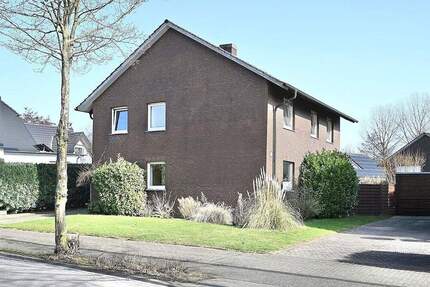 Großes Einfamilienhaus mit großer Garage und Vollkeller in Dülmen provisionsfrei zu verkaufen!