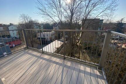 Geschmackvolle 2 Zimmer-Whg.* mit Balkon * EBK* Laminat* Tageslichtbad* ab sofort - Leipzig Lößnig