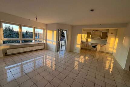 Gepflegte, helle 2-Zimmer-Eigentumswohnung in Hanau-Steinheim - mit Südwestbalkon