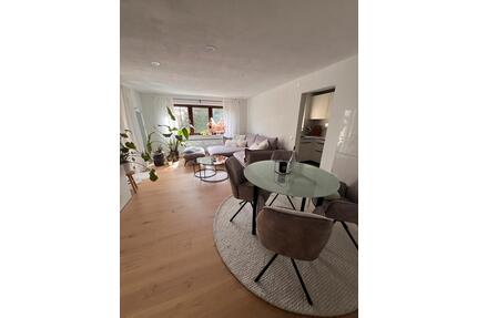 Moderne 2,5-ZKB mit Balkon, Gartenmitbenutzung & Stellplatz - Göppingen