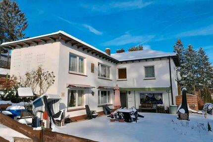 Einfamilienhaus - 1.200,00&nbsp;EUR Kaltmiete, ca.&nbsp; 150,00&nbsp;m&sup2; in Bad Wildungen (PLZ: 34537)