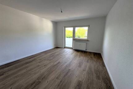 Erstbezug nach Renovierung: Kleine 2-Zimmer-Wohnung mit Balkon! - Delmenhorst Deichhorst