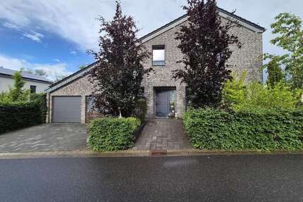 Haus zum Kaufen in Roetgen 929.000,00 € 219.2 m²