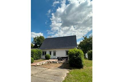 Schönes Ferienhaus Ostsseeurlaub Rügen 2-6 Pers. Fewo 90qm - Samtens