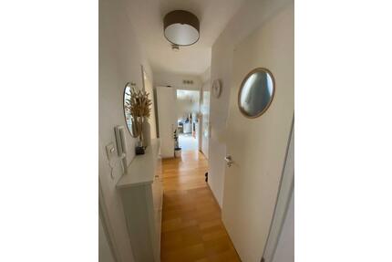 2-Zimmer DG Wohnung mit EBK und Balkon in Untertürkheim - Stuttgart Luginsland