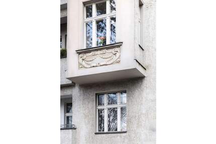 Lichtdurchflutete DG-Wohnung mit Balkon: 2 Zimmer, top Grundriss - mit Option zur Eigennutzung! - Berlin Lichterfelde