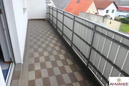 Gemütliche 3,5 Wohnung mit Balkon, Garten und Garage im Eisbergviertel - Amberg