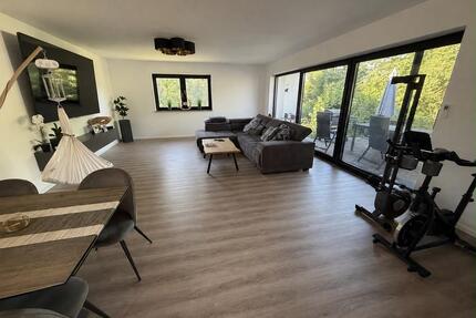 Modernisierter Bungalow mit Einliegerwohnung - Naila