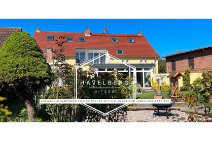 Zweiseiten Hof mit Büroräumen großen Partyraum und schönem Grunds - Havelberg