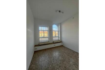 ATLAS IMMOBILIEN: Einzigartiges Wohnen in wundervollen Altbau mit Loft -Charme - Erfurt