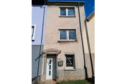 Immobilie mit Entwicklungspotetial in Wadgassen - provisionsfrei