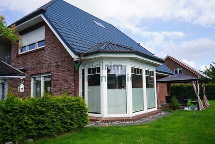 Großzügiges Einfamilienhaus in Cuxhaven-Groden - 7 Zimmer, schöner Garten & Doppelgarage