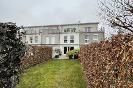 Neuwertiges Reihenmittelhaus in hervorragender Nürnberger Nordstadt-Lage