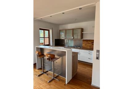 Moderne 3-Zimmerwohnung mit BalkonCarportEBK Salzweg