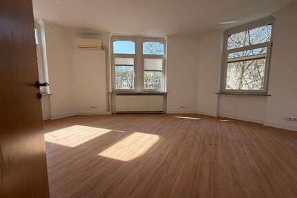 Wohnung zum Mieten in Frankfurt am Main 1.500,00 € 90 m²