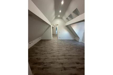 3 Zimmer Wohnung Kandel - 1.000,00&nbsp;EUR Kaltmiete, ca.&nbsp; 90,00&nbsp;m&sup2; in Kandel (PLZ: 76870)