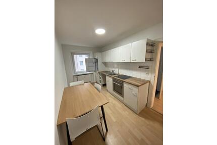 ** Helle, möblierte 2-Zi.-WG mit Balkon in der Sanderau ** - Würzburg