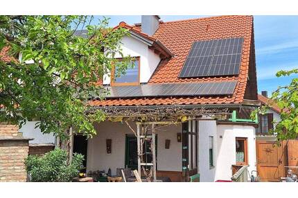 Attraktives Einfamilienhaus mit ca. 152 m² Wohnfläche auf einem 489 m² großen Grundstück in Isen.