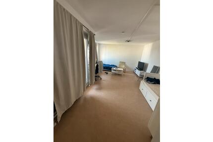 2-Zimmer Wohnung mit Balkon in Berlin Marienfelde