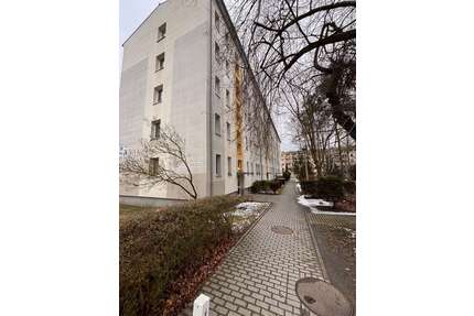 Wohnung zum Mieten in Bitterfeld-Wolfen 300,00 € 48 m²