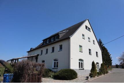 Individuelle Dachgeschosswohnung mit Einbauküche ! ! - Mülsen