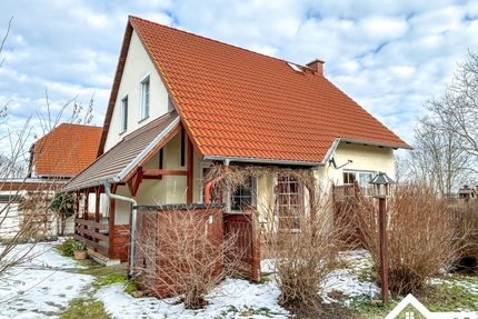Gepflegtes Einfamilienhaus mit Garten, Garage und Kamin - Wolmirsleben