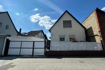 ** Einfamilienhaus in zentraler Lage mit moderner Küche** - Schifferstadt