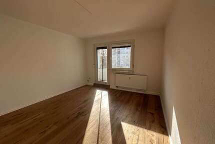 Wohnung zum Mieten in Mülsen 390,00 € 56.13 m²
