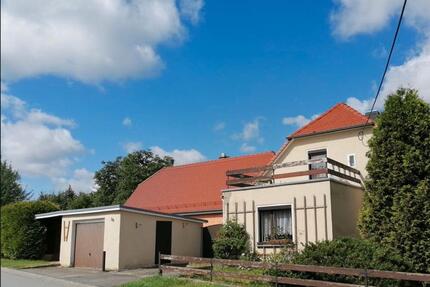 Haus mit Nebengebäude und großem Garten - Haselbachtal