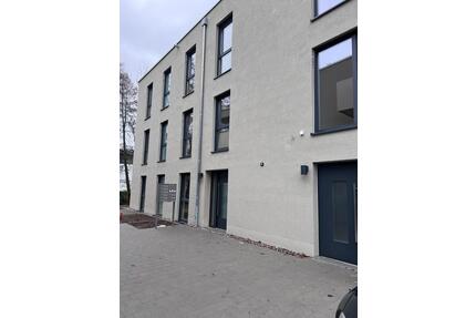 Moderne Neubauwohnung in zentrumsnaher Lage mit Terrasse & Carpor - Erbach