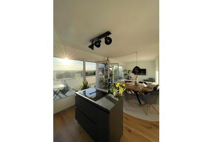 Modernisierte 3-ZKB Penthouse-Wohnung (70 m²) mit Terrasse - Saarbrücken St. Arnual