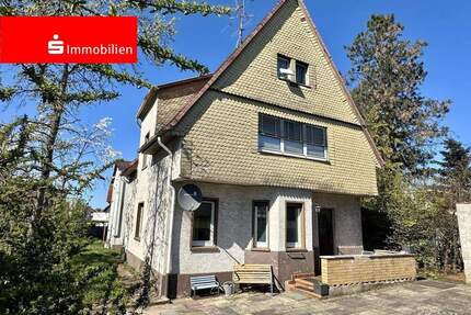 Sanierungsbedürftiges 2-Familienhaus mit Garage und schönem Grundstück - Offenbach Waldheim