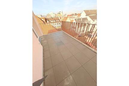 +++ Erstbezug: 2-Zimmer-Wohnung im Zentrum von Singen +++ EBK und TG +++