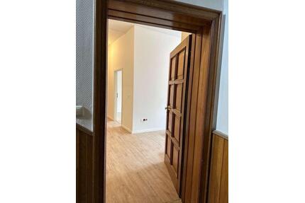 Linnich Zentrum: Kernsanierte 8-Raum-Wohnung