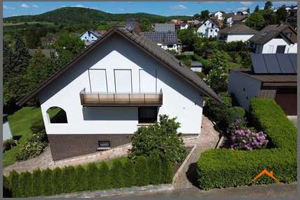 Haus zum Kaufen in Niedenstein 389.000,00 € 150 m²