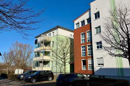 ++2-Zimmer-Wohnung mit Balkon u. Pkw-Stellplatz, in Ostseenähe++ - Rostock Lichtenhagen