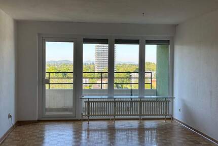 Bezugsfreie 3 12 - Zimmer-Wohnung im 8. OG mit 2 Balkonen - Lahr/Schwarzwald
