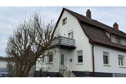 Doppelhaushälfte mit Außenpool in Ludwigsau