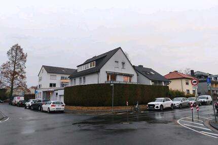 Haus 3 Wohnungen + 1 Büroeinheit 322 qm zuzüglich 200qm Nutzfläch - Neu-Isenburg