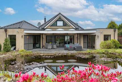 Haus zum Kaufen in Emmerich am Rhein 950.000,00 € 204 m²
