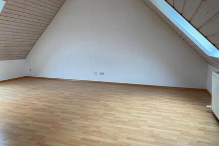 Dachgeschoss-Wohnung 2 Zimmer - 620,00&nbsp;EUR Kaltmiete, ca.&nbsp; 40,00&nbsp;m&sup2; in Worms (PLZ: 67550) Nördliche Vororte