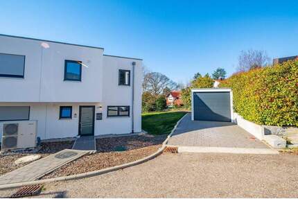 **Sonnige Doppelhaushälfte mit Garten + Garage+Einbauküche** - Gernsbach